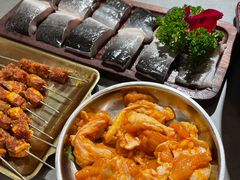 -围炉肉舍•炭烤活鳗•丹东海鲜烤肉(步行街店)