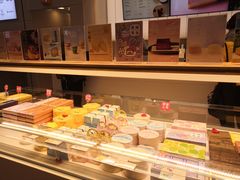 面包甜点陈列柜-好利来(东直门银座店)