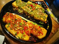 -何师烧烤·香辣蟹·川菜·30年老品牌(太古里旗舰店)
