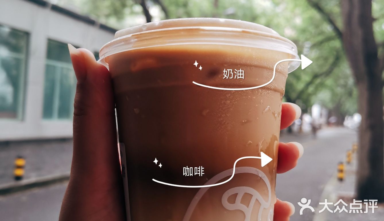 饮品届卷的这么厉害吗，便利蜂不眠海冲起来