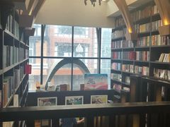 -钟书阁(松江泰晤士小镇店)