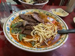 红烧牛腩面-金杨拉面王小吃面馆·牛三宝面·红烧牛肉粉