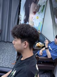 -藤野造型专业烫染接发