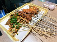 -街角等你.大连海鲜烧烤.经典铁板海鲜串(西安路店)