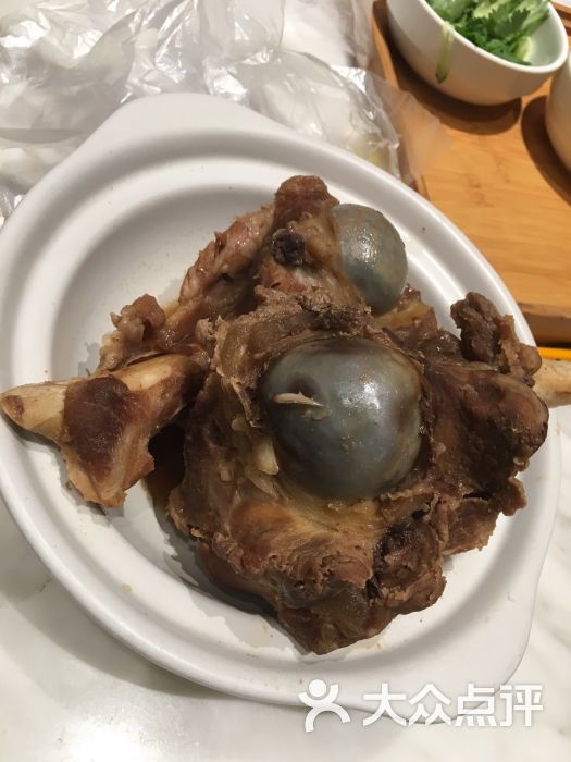 手抓大骨头