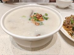-香港新发烧腊茶餐厅(水围店)