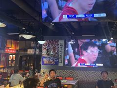 -马路牙子烧烤音乐酒馆(望京店)