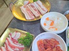 -彭妈家•韩国烤肉料理(张杨路店)