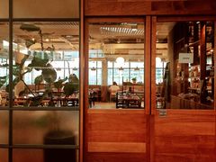 -ROAST coffee & eatery