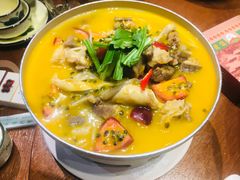 -老滇山寨•云南特色菜•地方菜•民族风情歌舞表演(金碧店)