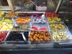 自助取餐区-老炳·七丛松甘草水果