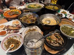 -帅巴人舅母子腊蹄民俗村