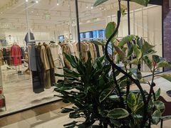 -燕莎奥特莱斯购物中心