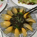 便能邂逅一家满是惊喜的江景餐厅。宽敞的大露台