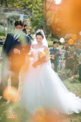 点击看大图 -GRACE KELLY婚纱与礼服(北京店)