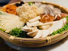 -尚尚仙·酸汤猪手·猪肚鸡火锅(华联万柳购物中心店)