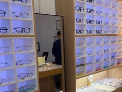 -天空之镜眼镜店蔡司依视路配镜授权零售店(望京颐堤港店)