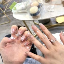 -UGIRL有个美甲