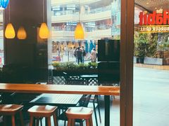靠窗位-The Habit Burger Grill 哈比特汉堡(爱琴海店)