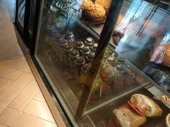 面包甜点陈列柜-太平洋咖啡(五月花店)