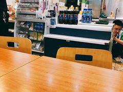 -全家便利店(洛川东路店)