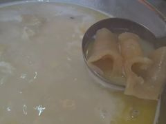 招牌浓汤花胶鸡锅-鲜入围煮花胶鸡海鲜火锅
