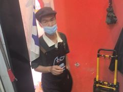-肥肥虾庄·金牌油焖大虾(汉口城市广场店)