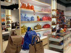 -Longchamp(佛罗伦萨小镇奥特莱斯店)