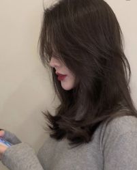 -罗亚帝造型·烫发染发