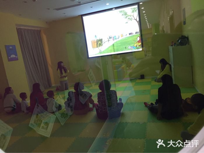 想象乐创意早教托育中心(殷高西路店)故事课图片
