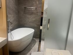 -香港倾城国际·美容美体中心