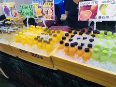 -席娜卡琳火车铁道夜市