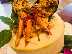 -Chom Cafe and Restaurant