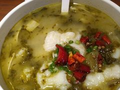 -渝是乎酸菜鱼(龙旗购物中心店)