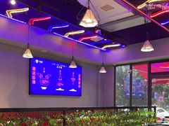 大堂-卢渔翁纸包·脆皮烤活鱼(麓谷小镇店)