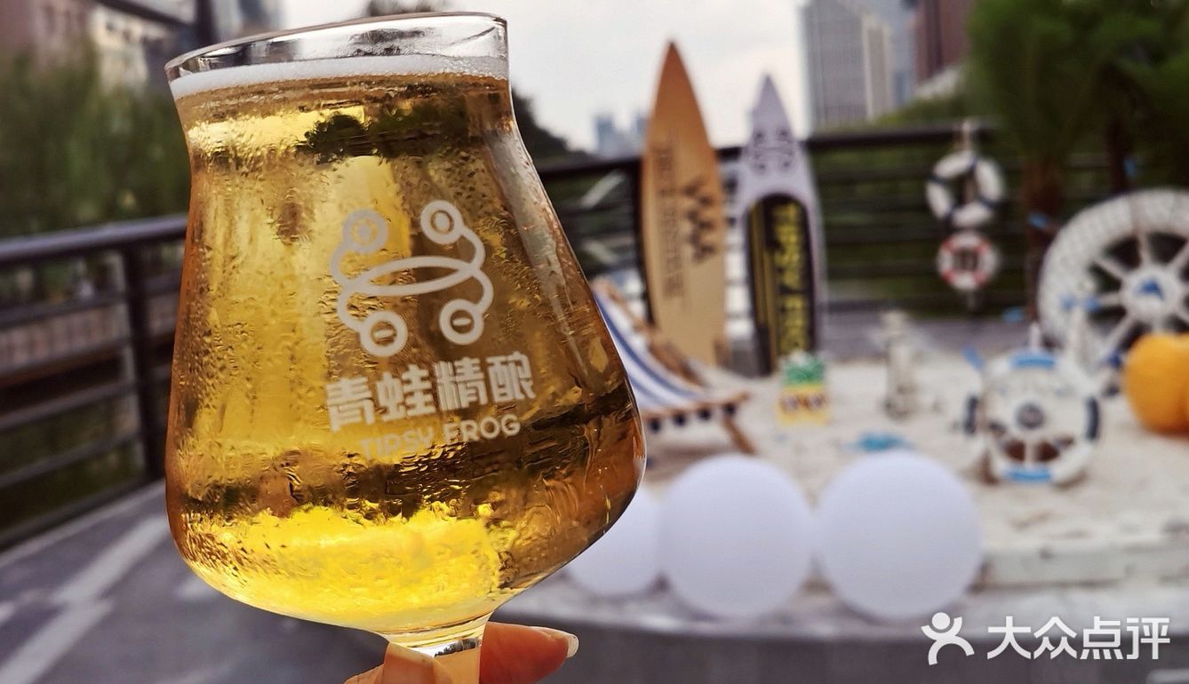 北京河上的特色餐厅