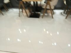 等位区-妈妈故事米线(市府恒隆店)