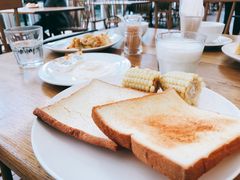 -东方绿舟酒店-停车场