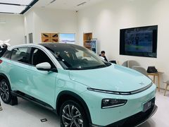 -小鹏汽车(北京龙湖长楹天街销售中心)