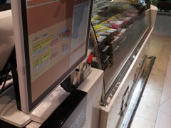 -周黑鸭(北京海淀区新中关店)