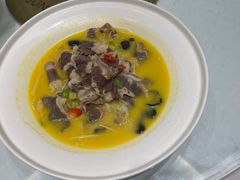 酸汤浸肥牛-骏莱海鲜鱼港(五角场店)