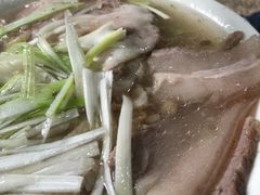 -金卯白肉罩火烧