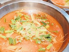 -野山舂·贵州现舂酸汤火锅(鸿通城店)