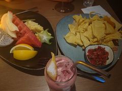 -FOUR PLAY BAR