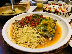 剁椒鱼头-童年小筑餐厅(申花路店)