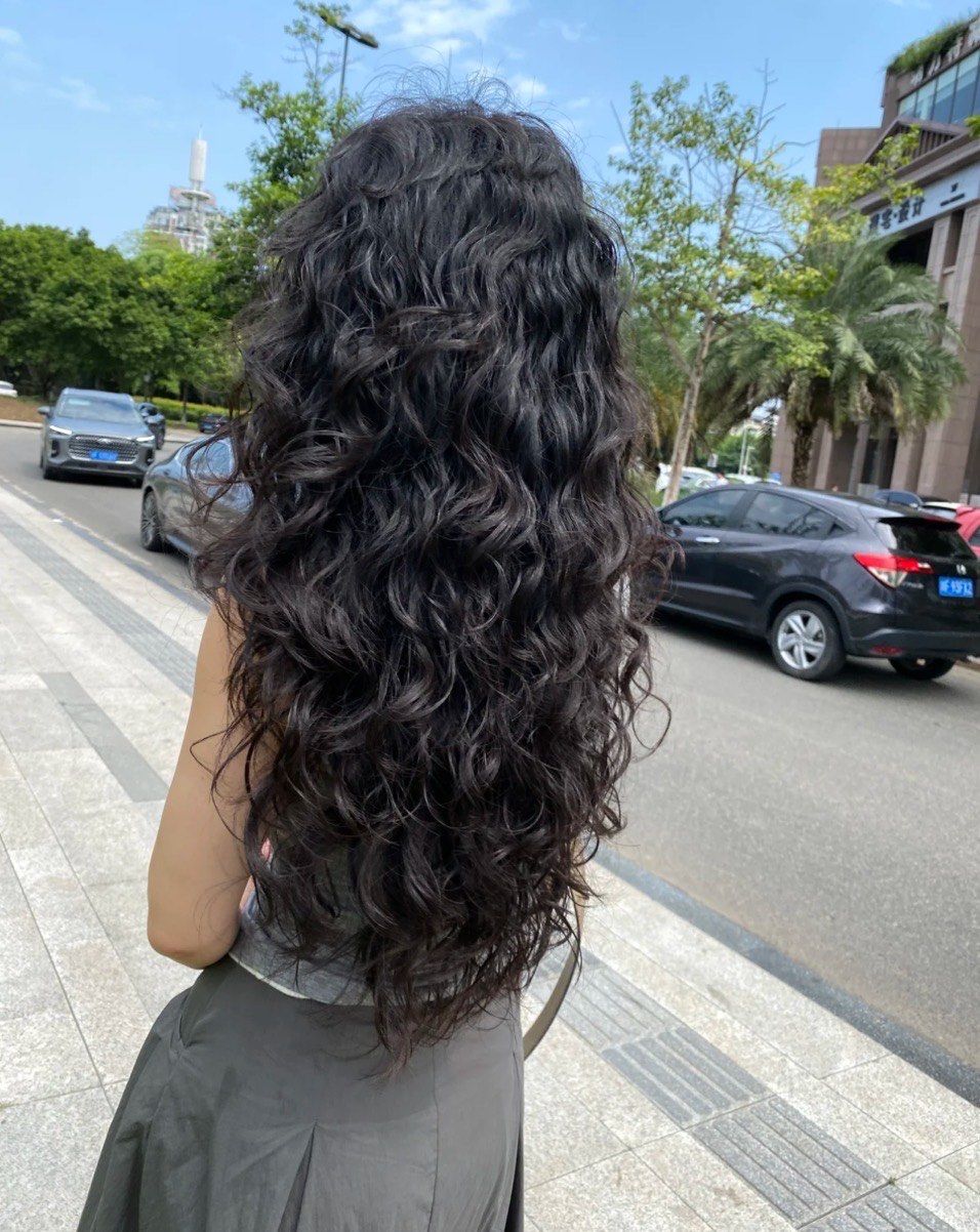 长发及腰 烫个从发根卷到底的羊毛卷