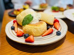 莓果奶油芝士舒芙蕾松饼-UPPER KITCHEN(延安路店)