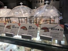面包甜点陈列柜-喜茶(广州天汇igc店)