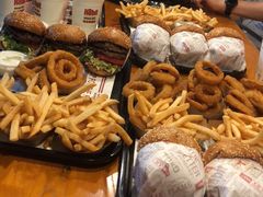 -The Habit Burger Grill 哈比特汉堡(复兴soho店)