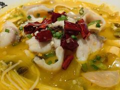 -渝是乎酸菜鱼·川渝小炒(新世界百货望京店)